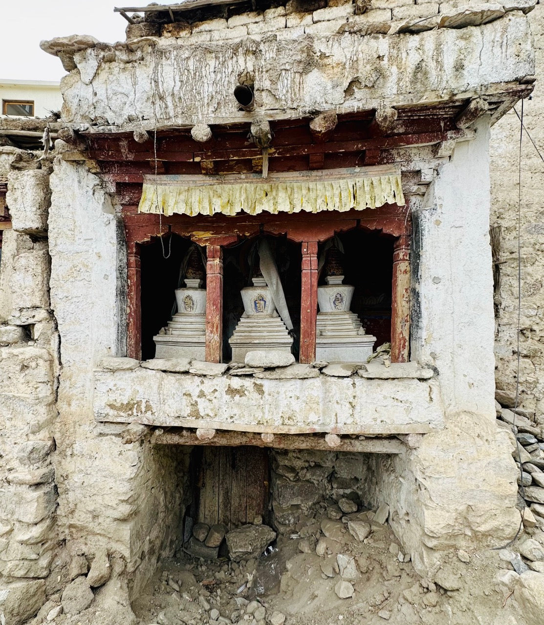 Wayside shrine, leh