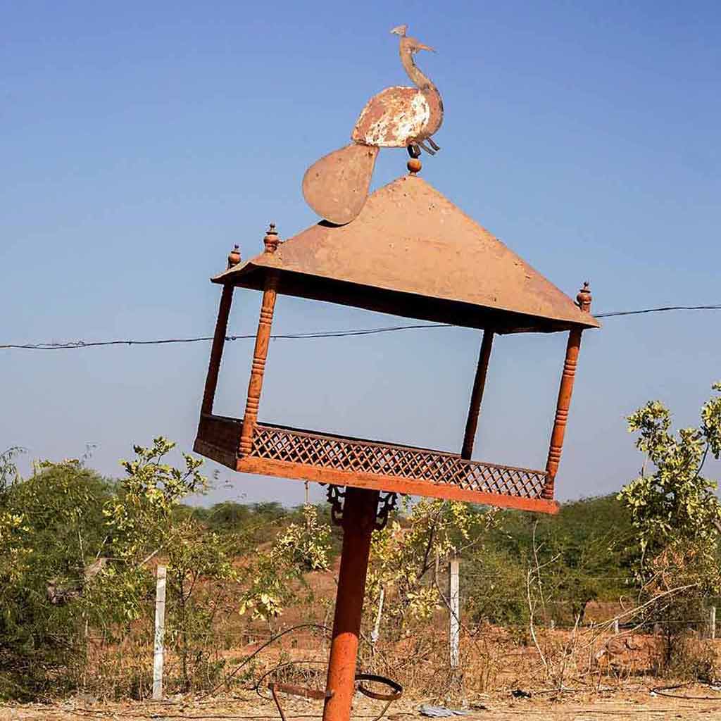 Peacock bird table, Gujarat