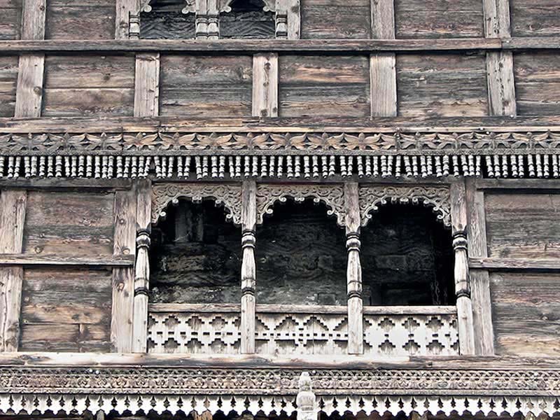 carved wooden window kinnaur