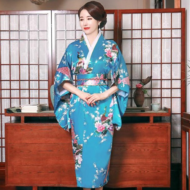 Kimono japonés tradicional con patrón de real – IDREAMMART