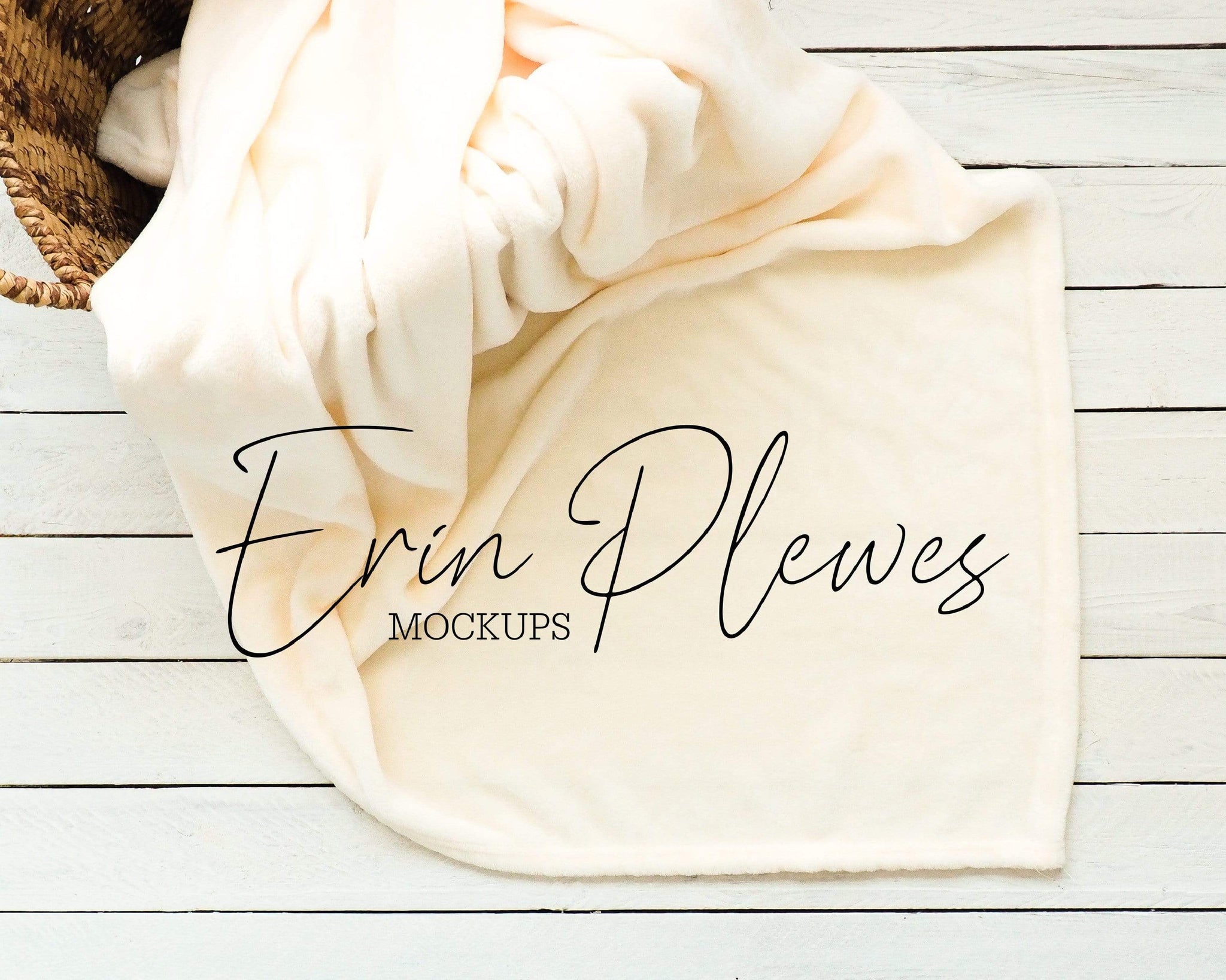 Download Blanket Mockup Cream Fleece Blanket Mock Up In A Basket For Lifestyle