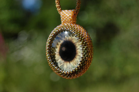 green eye beadwoven pendant necklace