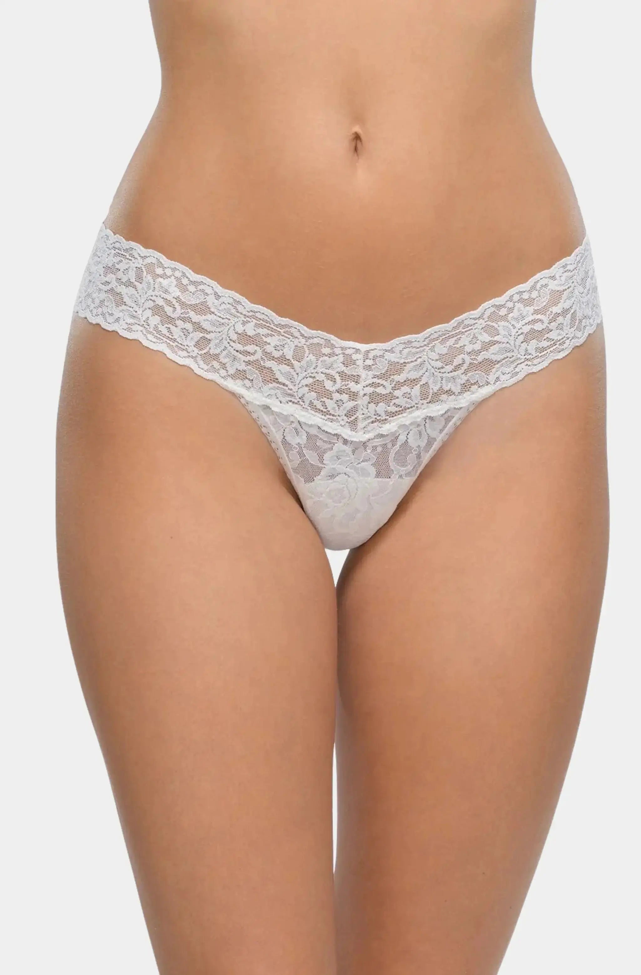 Signature Lace Low Rise Thong