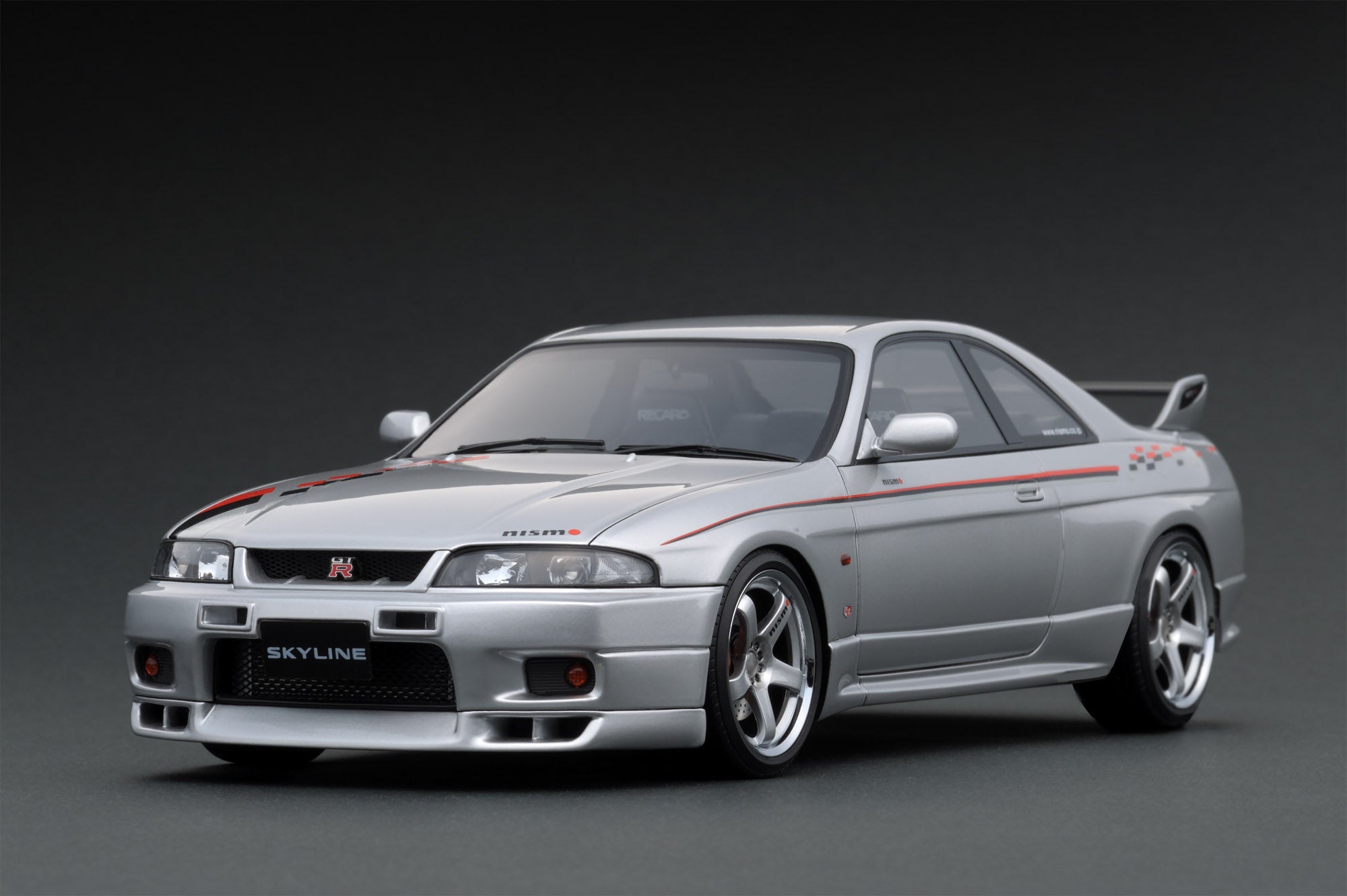 Ig1840 Nissan Skyline Gt R nr33 V Spec Silver Ignition Model