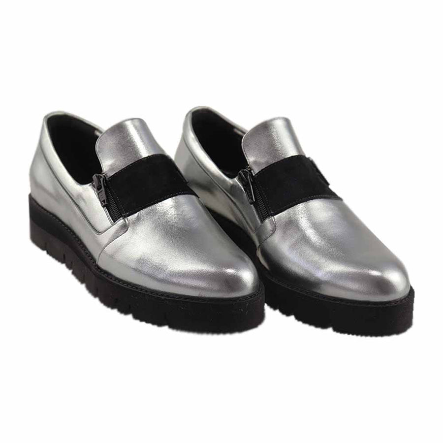 Pantofi sport din piele naturala argintie si piele intoarsa neagra