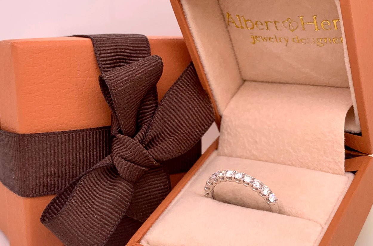 Promise Ring vs Engagement Ring: Understanding the Difference?