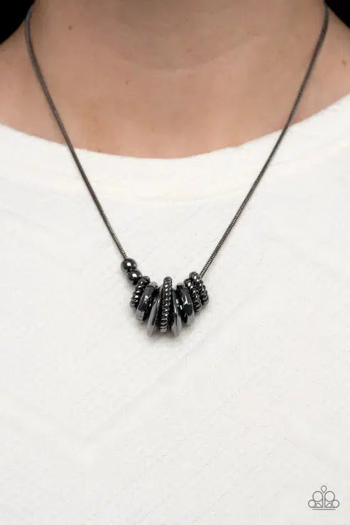 Paparazzi Metal Mechanics Black Urban Necklace | CarasShop