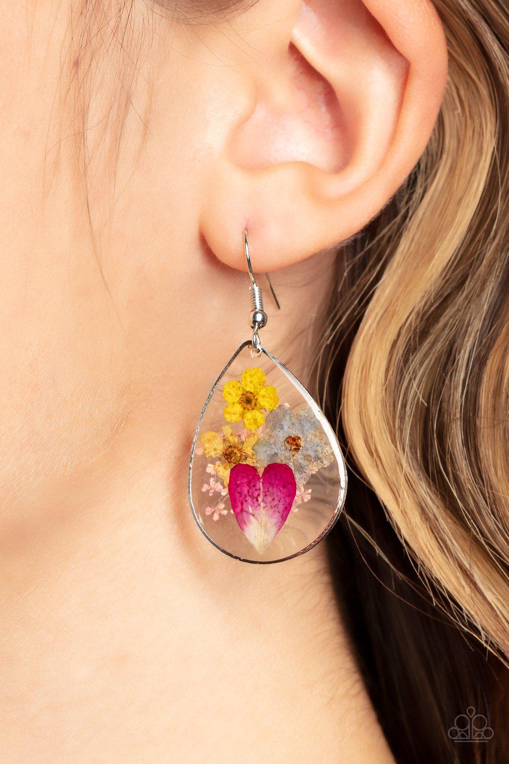 Paparazzi Accessories: Glimmering Gardens - Pink Acrylic Flower Earrings
