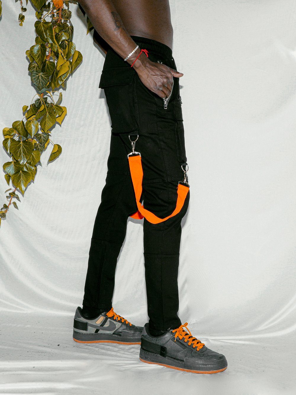 Edgy Streetwear Pants with Cargo Pockets - PINK BRONX