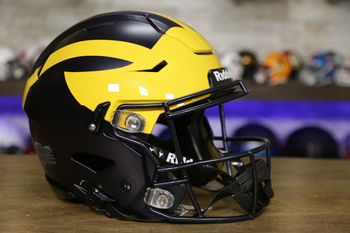 リデル スピードフレックス NCAA ヘルメット – Green Gridiron, Inc.