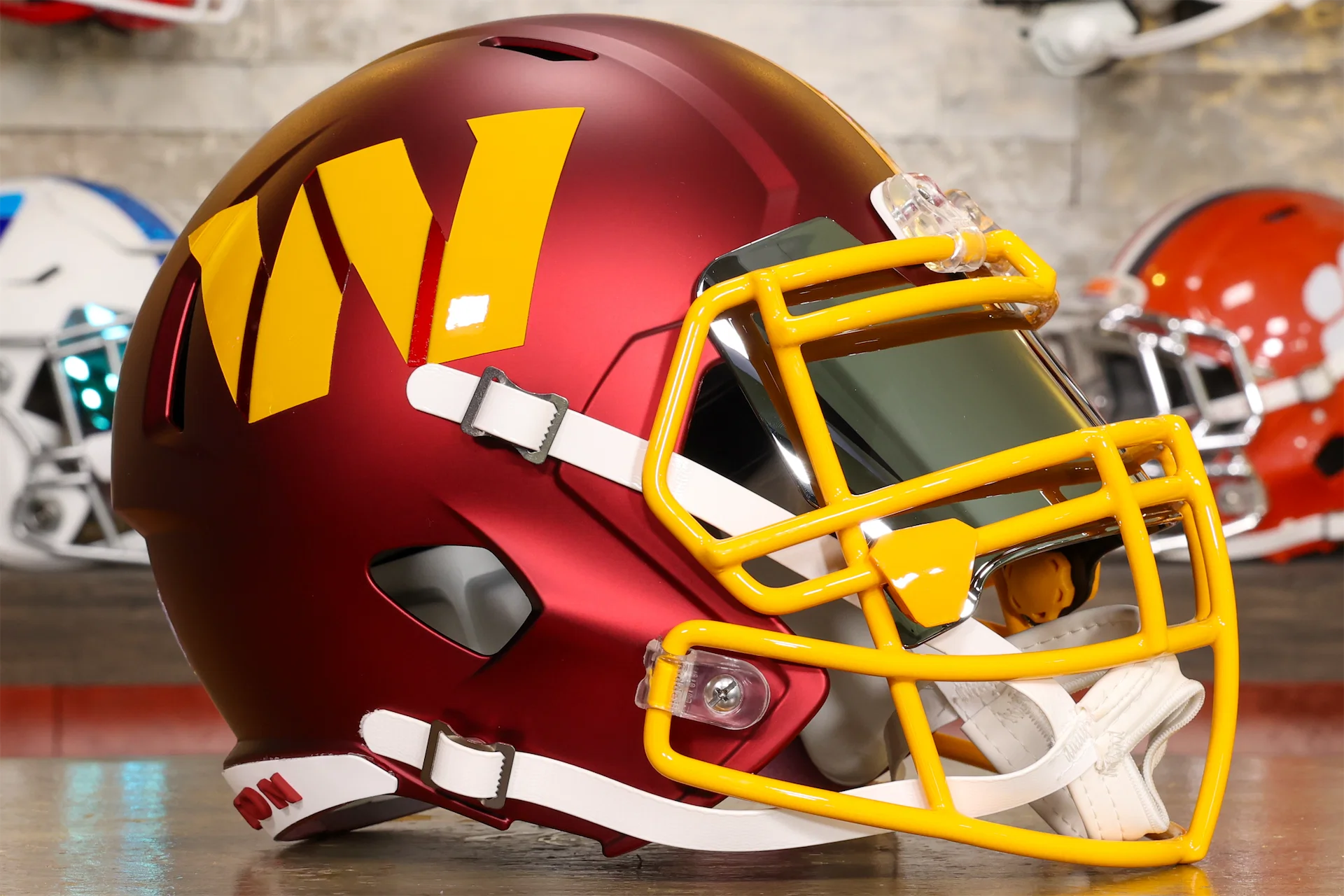Washington Commanders Riddell Speed Display Helmet - GG Edition 02735