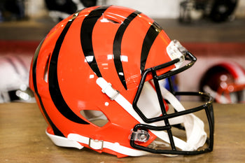 Cincinnati Bengals Riddell Speed Replica Helmet - Alternate – Green  Gridiron, Inc.