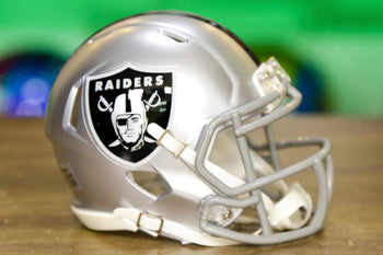 Las Vegas Raiders Riddell SpeedFlex Helmet – Green Gridiron, Inc.