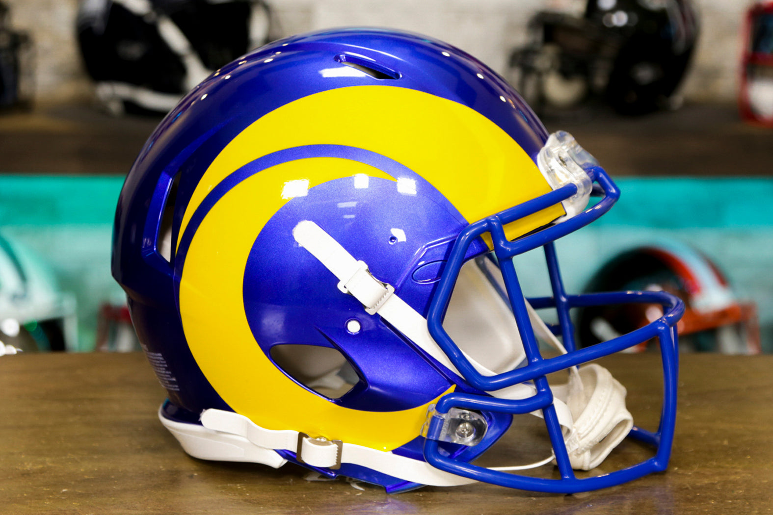  NFL Los Angeles Rams Speed Authentic Football Helmet