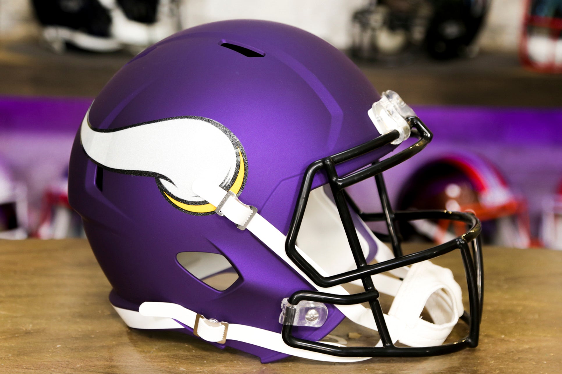 Minnesota Vikings Riddell Speed Replica Helmet – Green Gridiron, Inc.