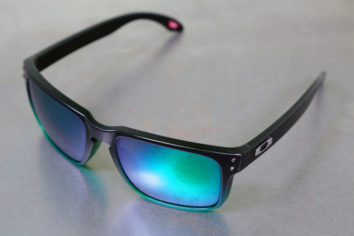 Oakley Holbrook PRIZM Jade Sunglasses + Cyber Case – Green Gridiron, Inc.