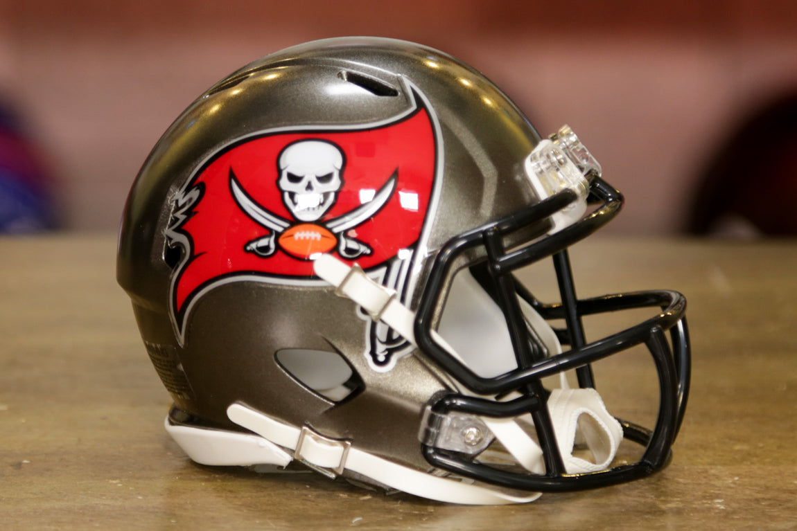 Tampa Bay Buccaneers Riddell Speed Mini Helmet – Green Gridiron, Inc.