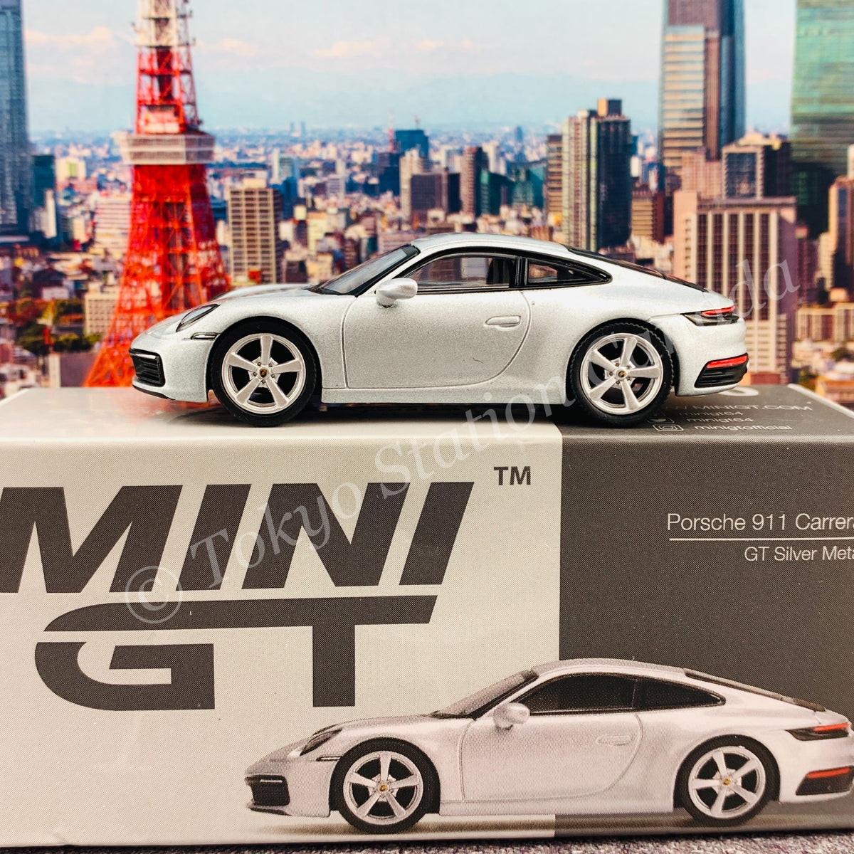 MINI GT 1/64 Porsche 911 (992) Carrera S GT Silver Metallic LHD MGT002