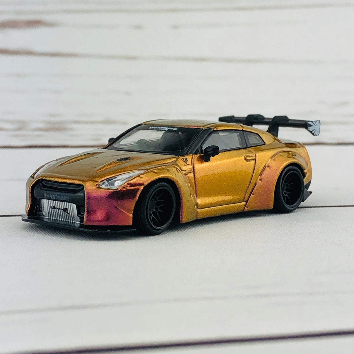 MINI GT LIBERTYWALK LB★WORKS Nissan GTR (R35) Magic Bronze RHD MGT0003