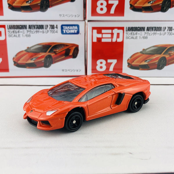 tomica lamborghini aventador