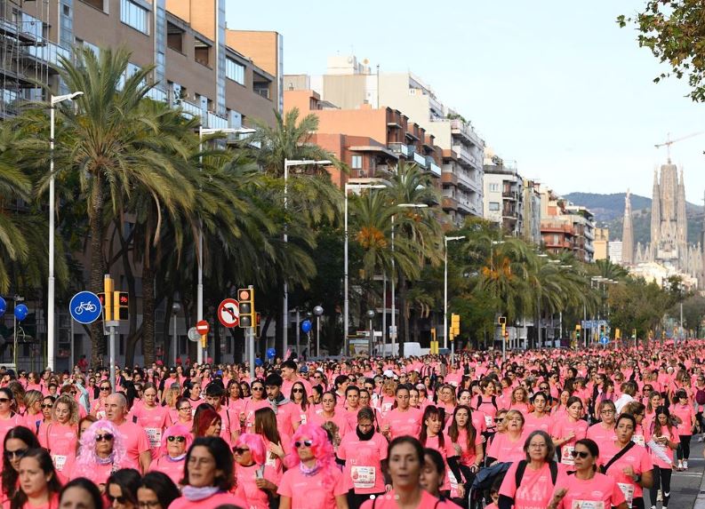 Marea Rosa de la Carrera de la Mujer 2023 en Barcelona