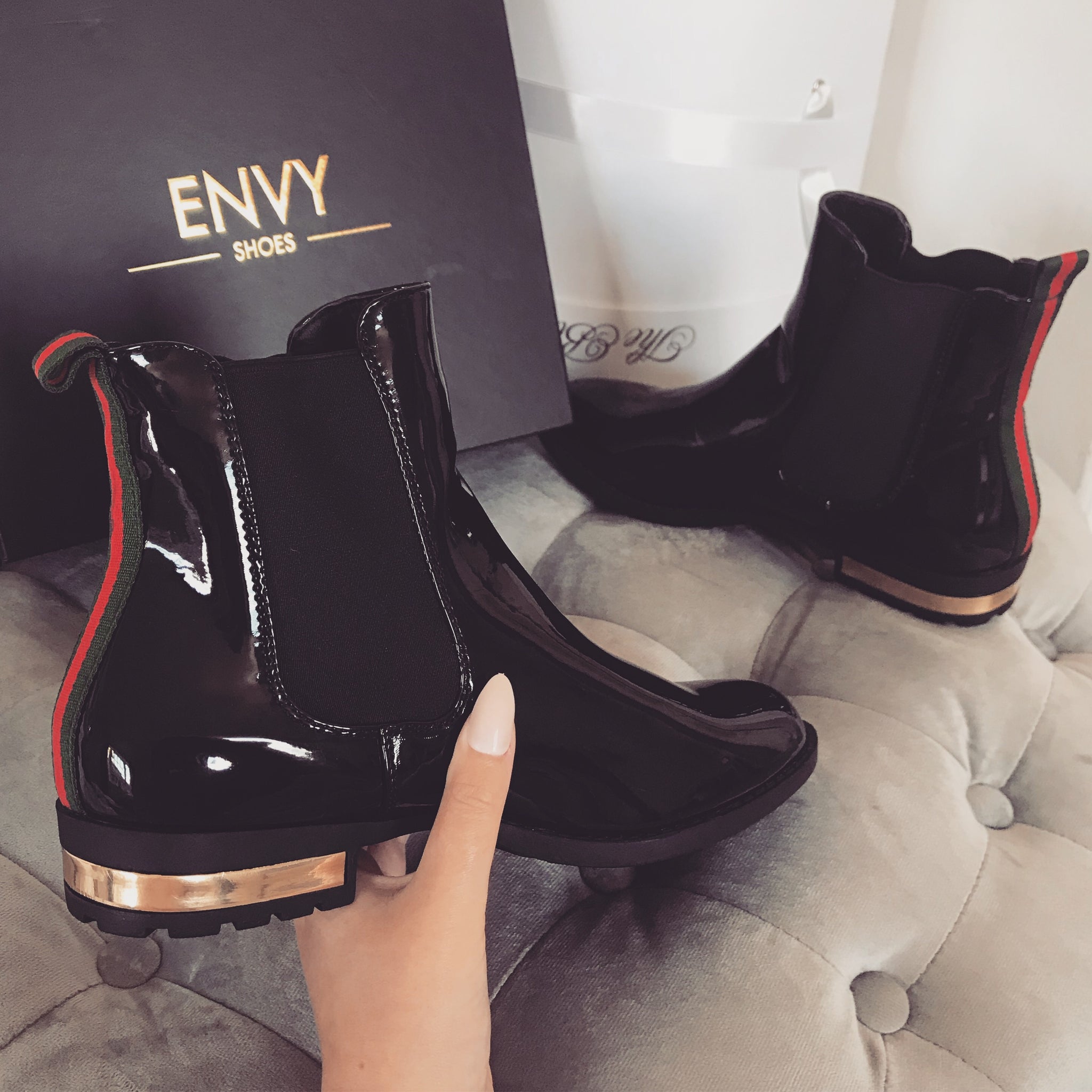 EVA BLACK PATENT CHELSEA BOOTS WITH RED 