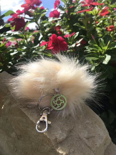 Dalyn Fur Ball Keychain - Ivory – Haute & Rebellious