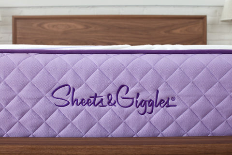 Side of the Sheets&Giggles mattress