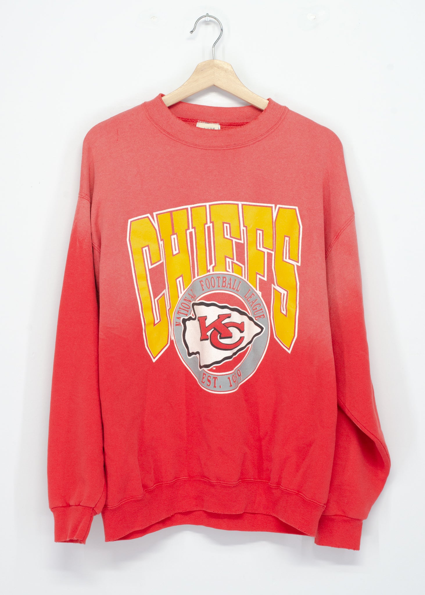 KC Chiefs Chiefs Womens Pink Vintage Long Sleeve Crew Sweatshirt