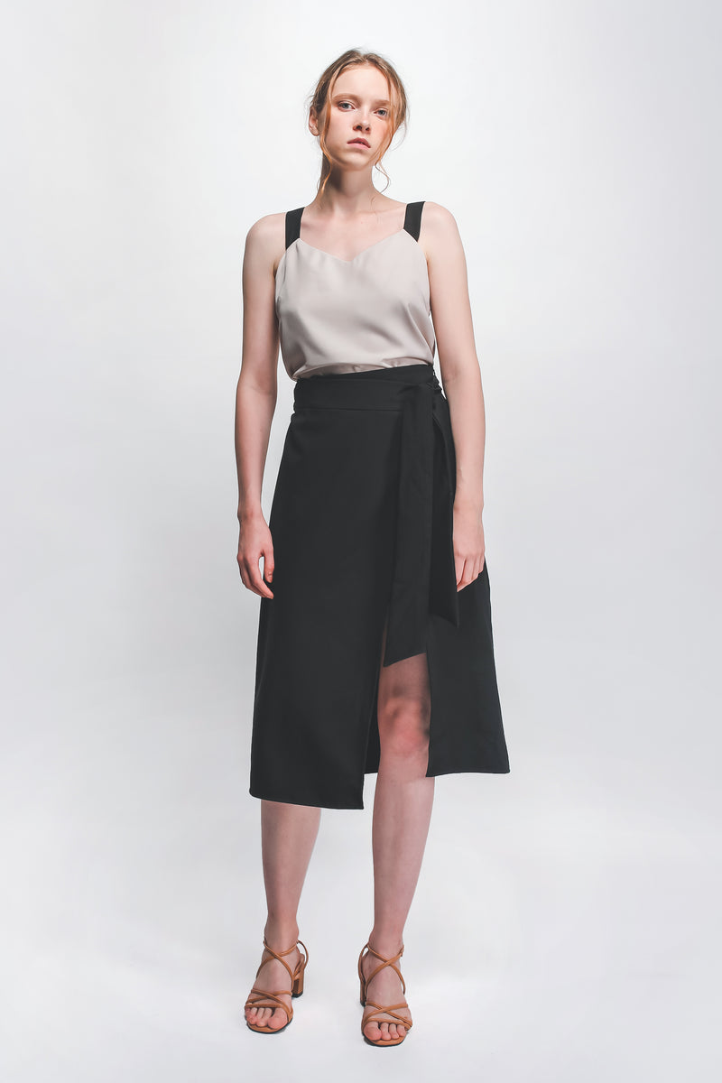 black knotted skirt