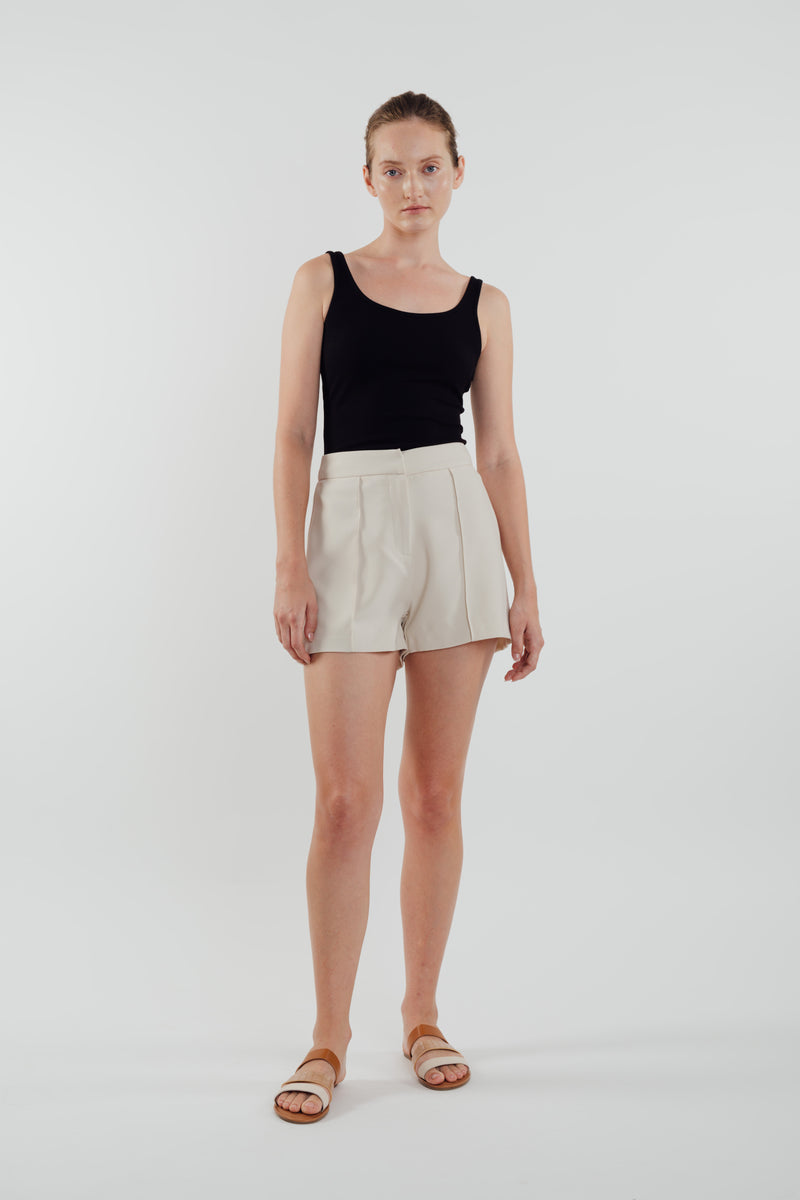 High Waisted Foldlines Shorts in Ecru – KLARRA