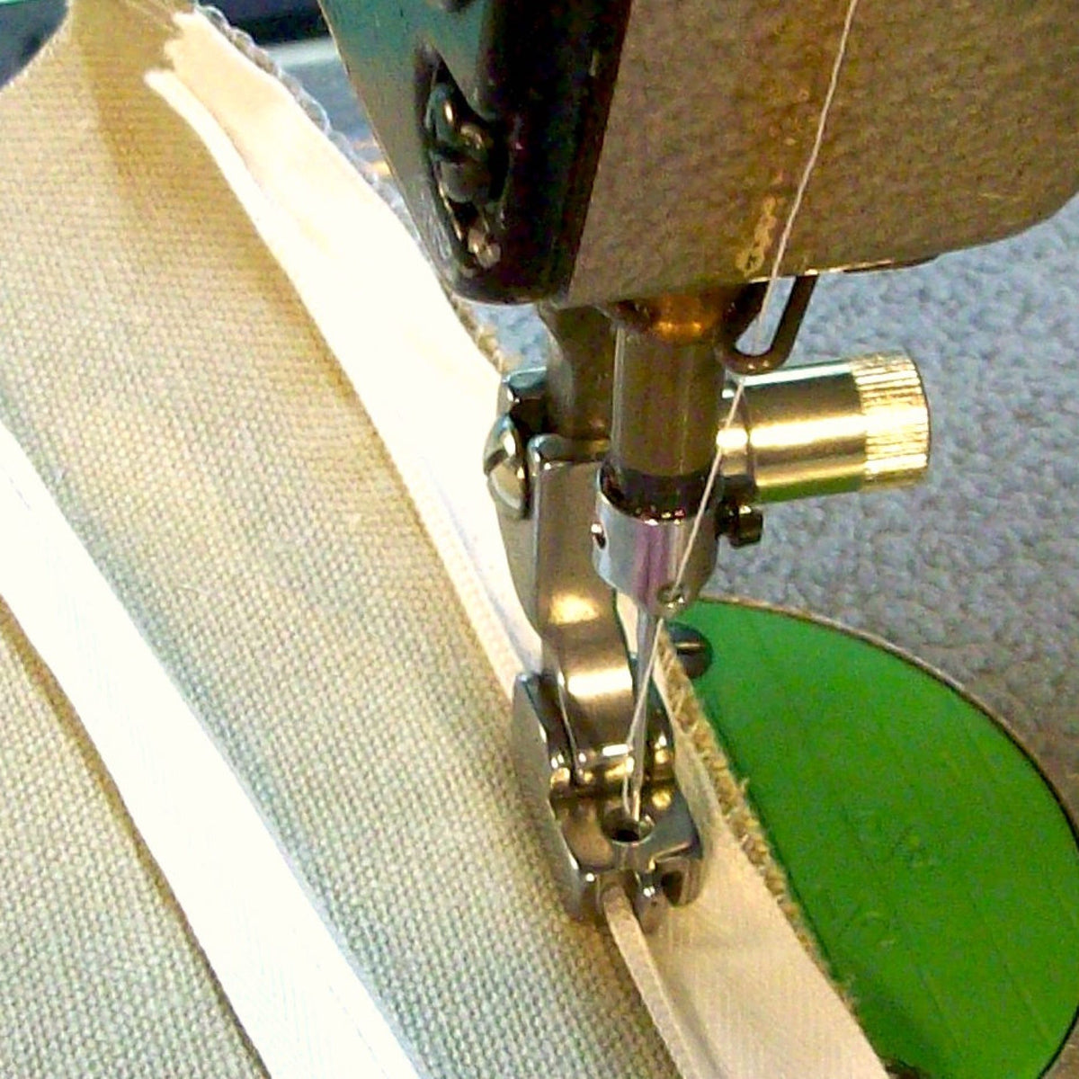 Invisible Zipper Foot | Machine Accessories – Workroom Marketplace