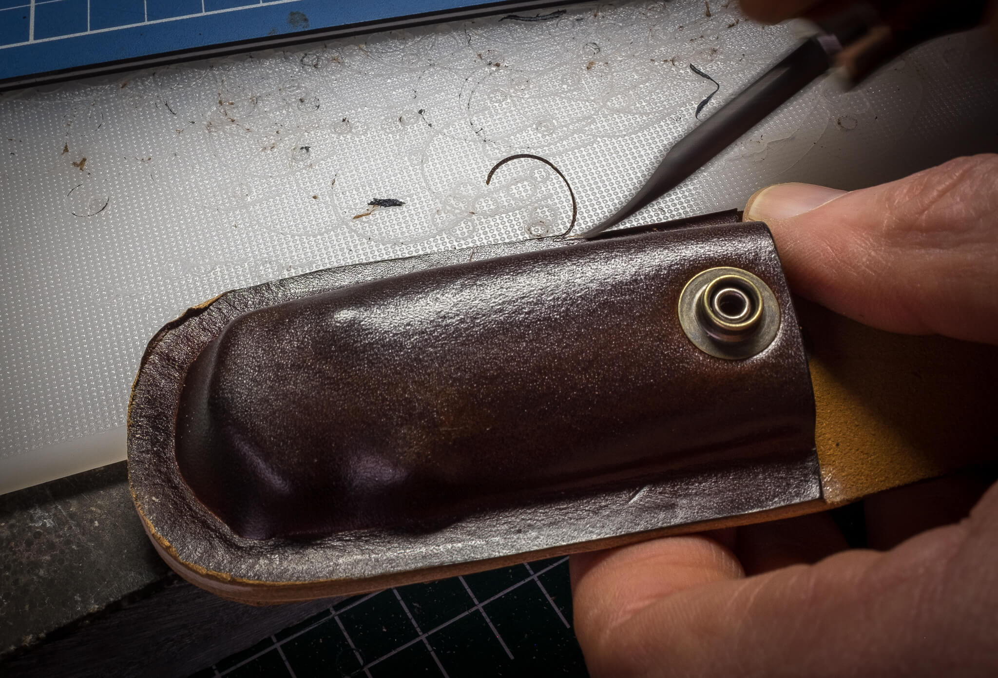 Beveling the edges | Duke & Sons Leather