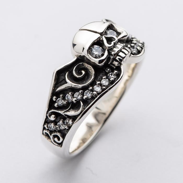 Anillo de compromiso g tico con calavera de diamantes