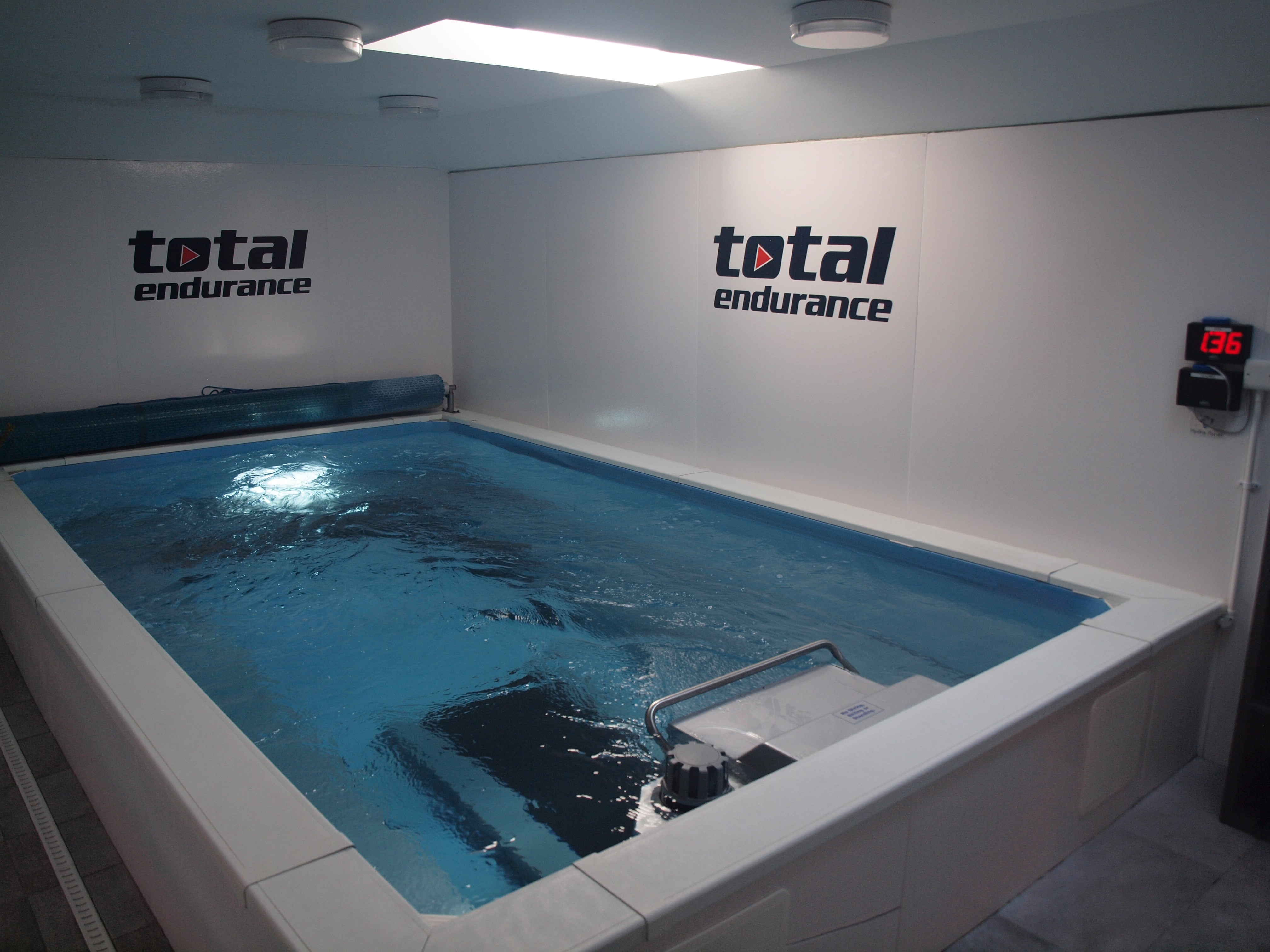 Total Endurance endless pool - 121 swim coaching and video analysis 