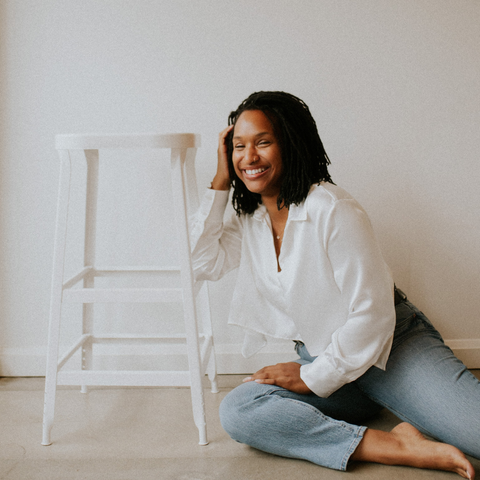 kendra elyse mom in white with chair