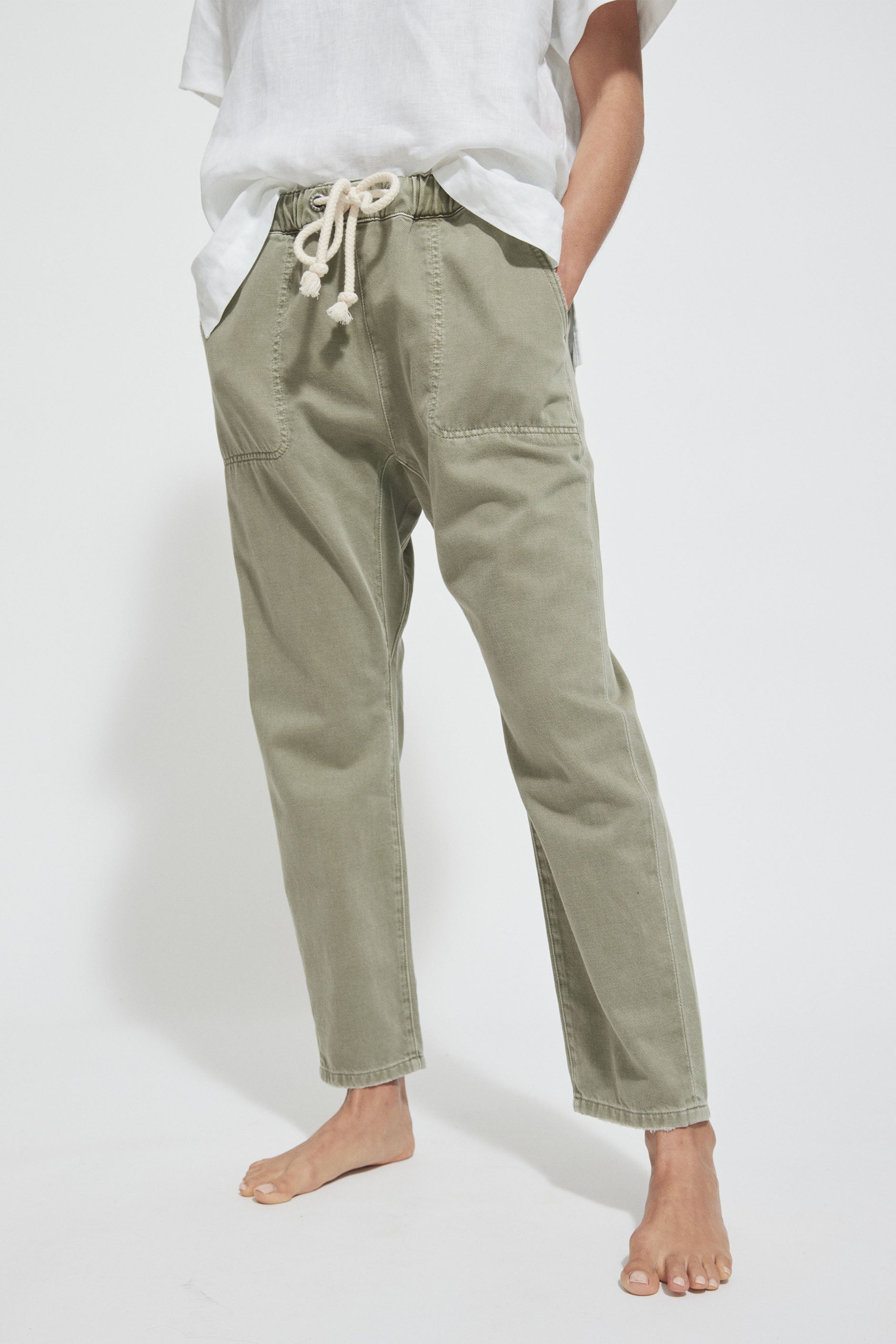 D-Luxe Relaxed Jean — Khaki | DECJUBA