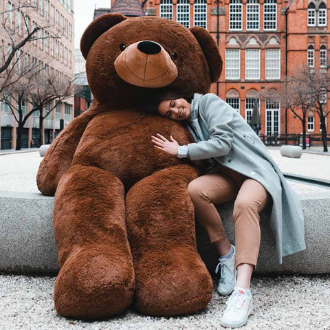 Oso de peluche marrón gigante