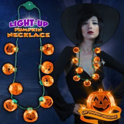 Creepy look with pumpkin led necklace