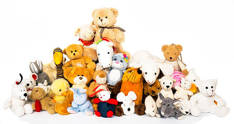 Peluches y juguetes de peluche.