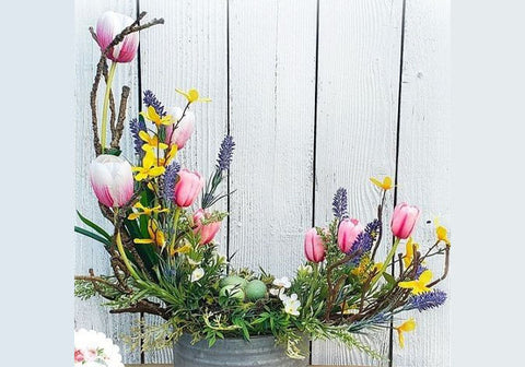 Crescent flower arrangement. Photo by Andrew Gaugler