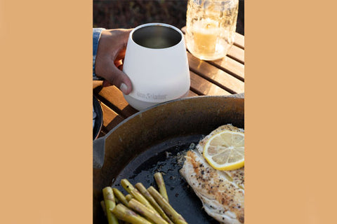 Outdoor food and dishware