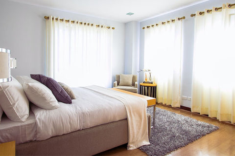 bedroom curtains and how to clean them