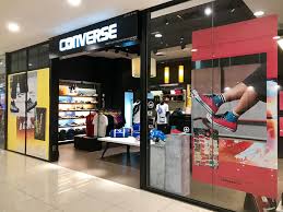 gurney plaza converse