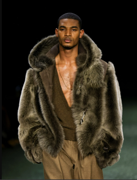 Burberry fur look at the LFW 2024