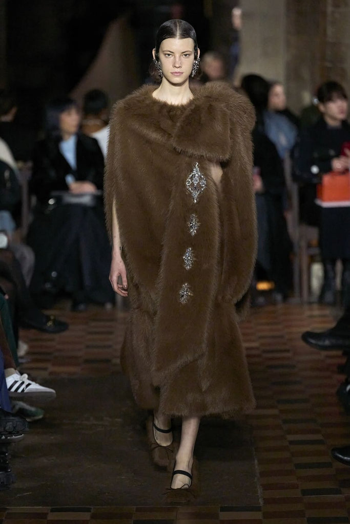 Simone Rocha fur look at the LFW 2024