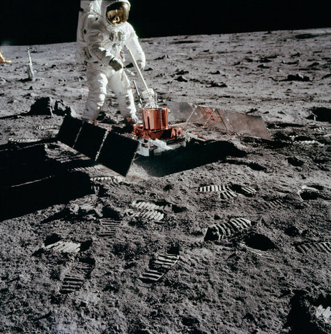Apollo 11 seismic experiment