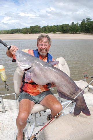 Catching Trophy Mississippi River Catfish with Bob Crosby - B'n'M Pole  Company
