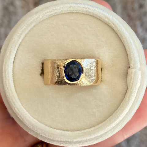 sapphire_cigar_band_ring_semi_custom