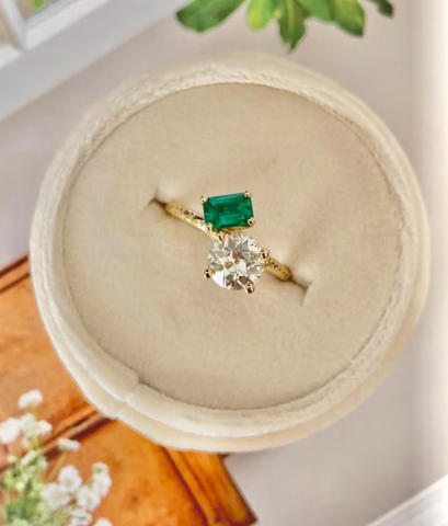 emerald_diamond_custom_engagement_ring